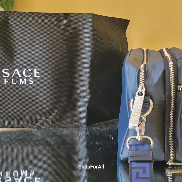 Versace - Picture 7 of 12